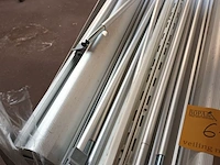 Lot 61 - roll-up banners. 2 stuks - afbeelding 3 van  3