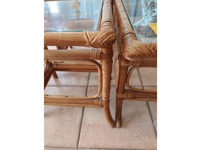 Lot 61 - rotan tafeltjes. 3 stuks - afbeelding 3 van  5