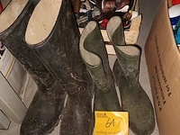 Lot 61 - rubberen laarzen - afbeelding 1 van  2