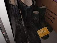 Lot 61 - rubberen laarzen - afbeelding 2 van  2