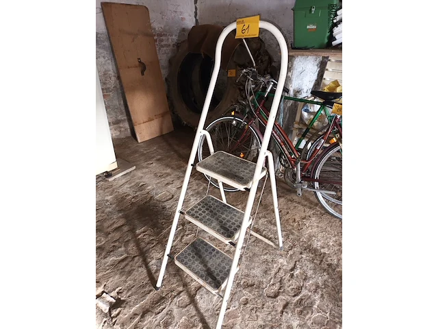Lot 61 - trapladder - afbeelding 1 van  2