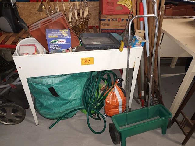 Lot 61 - tuinmateriaal - afbeelding 1 van  4