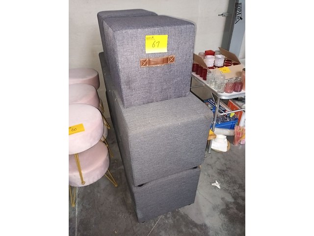 Lot 61 - zitkubussen. 8 stuks - afbeelding 1 van  4