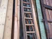 Lot 610 - houten ladder - afbeelding 2 van  2