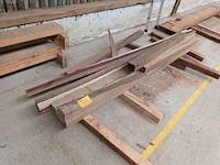 Lot 614 - houten en mdf latten. inhoud rek - afbeelding 5 van  5