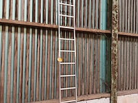 Lot 615 - aluminium ladder - afbeelding 1 van  3