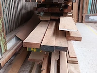 Lot 617 - lot houten balken - afbeelding 3 van  5