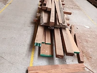 Lot 619 - lot houten balken - afbeelding 3 van  4