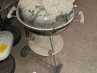 Lot 62 - bbq op wielen - afbeelding 1 van  2