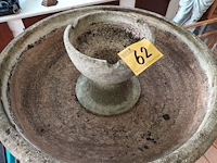 Lot 62 - bloembak op sokkel in beton - afbeelding 3 van  4