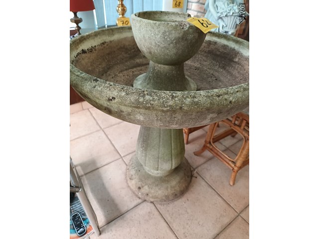 Lot 62 - bloembak op sokkel in beton - afbeelding 4 van  4