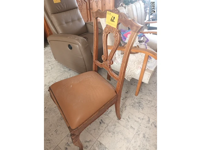 Lot 62 - eetkamerstoelen. 6 stuks - afbeelding 1 van  4