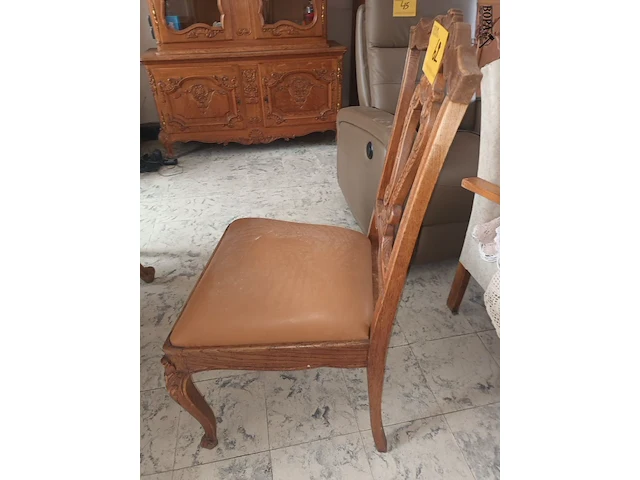 Lot 62 - eetkamerstoelen. 6 stuks - afbeelding 2 van  4