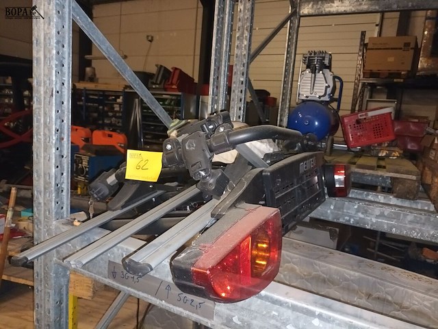 Lot 62 - fietsdrager menabo - afbeelding 1 van  3