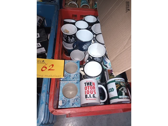Lot 62 - groot lot koffietassen - afbeelding 3 van  6