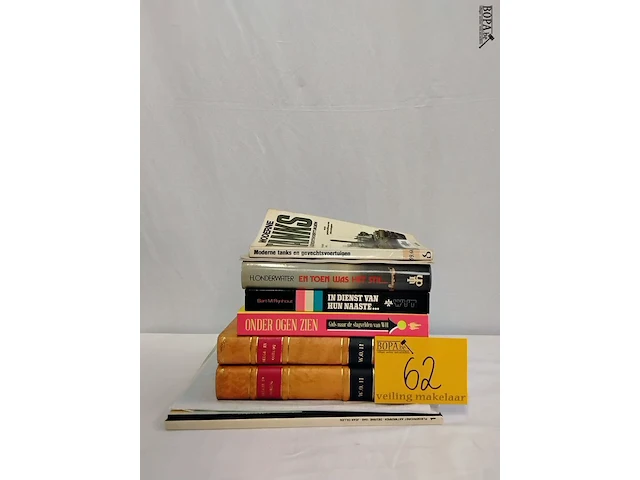 Lot 62 - lot boeken, oorlog slagvelden tannks, 7 stuks - afbeelding 1 van  1
