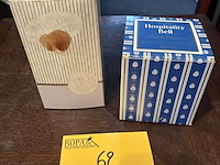 Lot 62 - lot lavendelwater - eau de cologne, 2 stuks - afbeelding 1 van  2