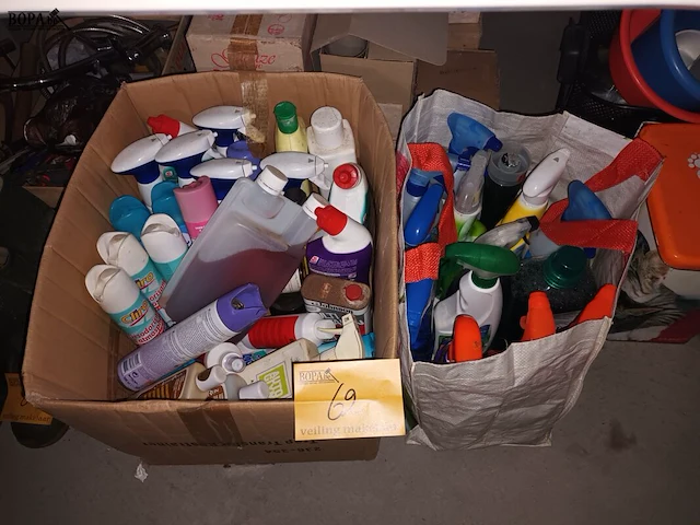 Lot 62 - onderhoudsproducten - afbeelding 1 van  4