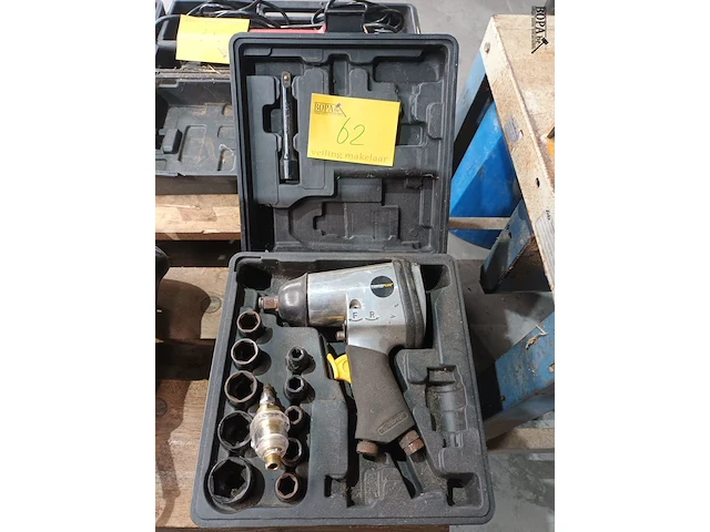 Lot 62 - pneumatische slagmoersleutel - afbeelding 1 van  3