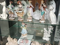 Lot 62 - porseleinen beeldjes. 32 stuks - afbeelding 5 van  5