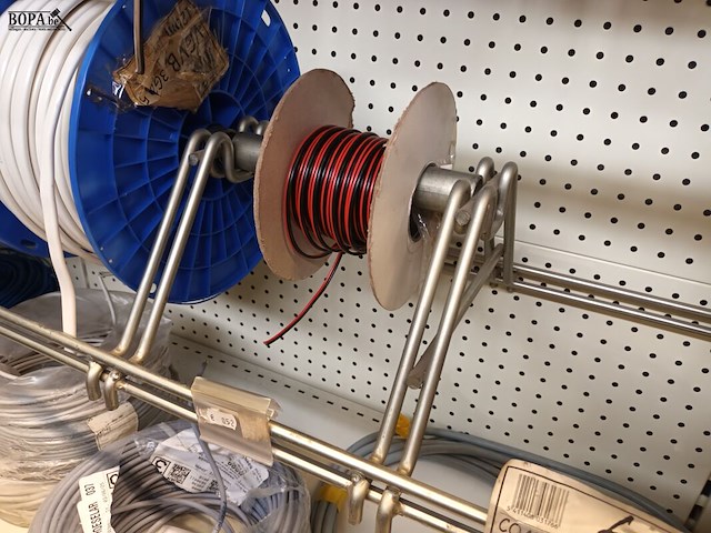 Lot 62 - restrollen kabel met rolhouders - afbeelding 4 van  5