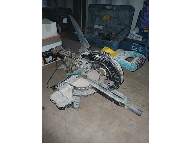 Lot 62 - vonroc verstekzaagmachine - afbeelding 1 van  4