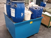 Lot 620 - afdruipbak en producten - afbeelding 1 van  3