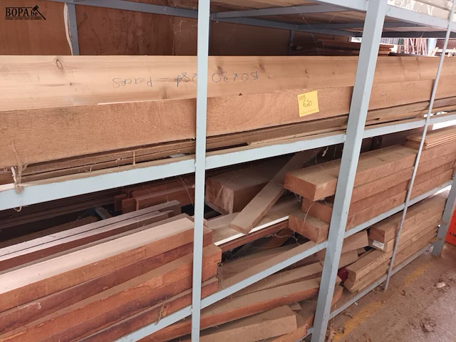 Lot 620 - lot houten balken en transportkar - afbeelding 3 van  6