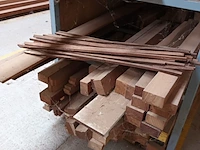 Lot 620 - lot houten balken en transportkar - afbeelding 4 van  6