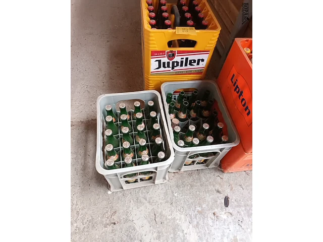 Lot 622 - leeggoed bakken. 6 stuks - afbeelding 2 van  4