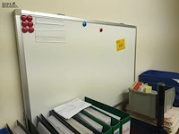 Lot 622 - whiteboard - afbeelding 2 van  2