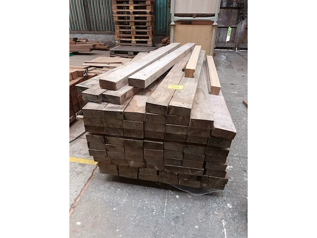 Lot 624 - houten balken. ca. 70 stuks - afbeelding 2 van  3