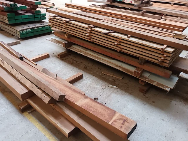 Lot 628 - houten planken - afbeelding 5 van  5