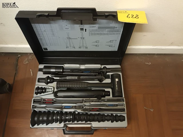 Lot 628 - skf onderhoudskit - afbeelding 1 van  4