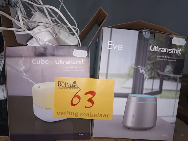 Lot 63 - aroma diffuser. 3 stuks - afbeelding 2 van  3