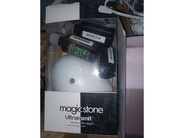 Lot 63 - aroma diffuser. 3 stuks - afbeelding 3 van  3