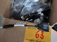 Lot 63 - computer kabels - 2 dozen - afbeelding 1 van  4