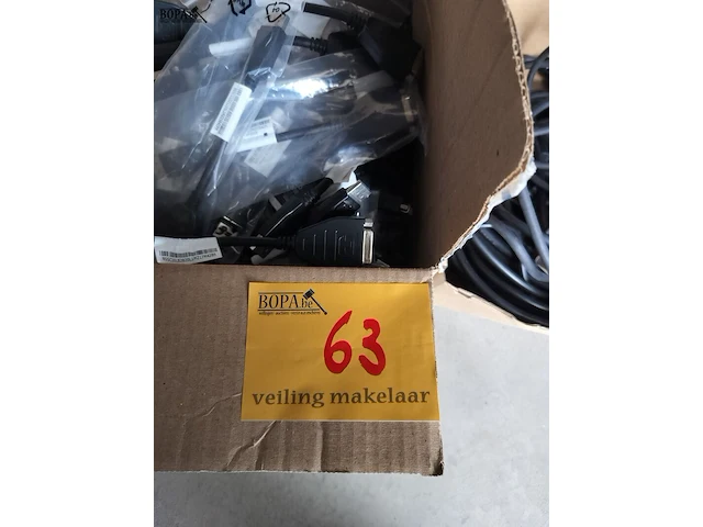 Lot 63 - computer kabels - 2 dozen - afbeelding 4 van  4
