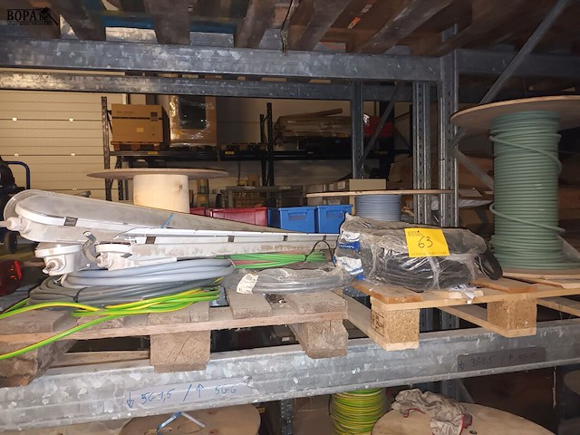 Lot 63 - elektriciteitskabel en daglichten - afbeelding 1 van  3