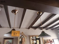 Lot 63 - emaillen hanglampen. 2 stuks - afbeelding 2 van  4
