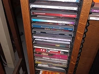 Lot 63 - houten cd kastje met muziek cd’s - afbeelding 3 van  3