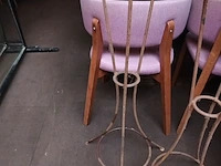 Lot 63 - metalen plantenstaander. 2 stuks - afbeelding 2 van  3