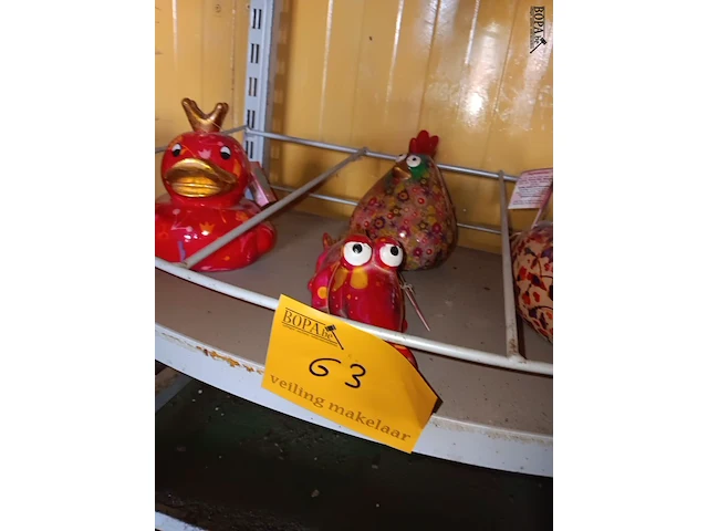 Lot 63 - pompidou beeldjes. 4 stuks - afbeelding 1 van  2