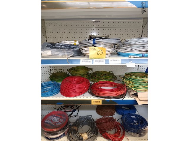 Lot 63 - restrollen diverse kabels - afbeelding 1 van  4