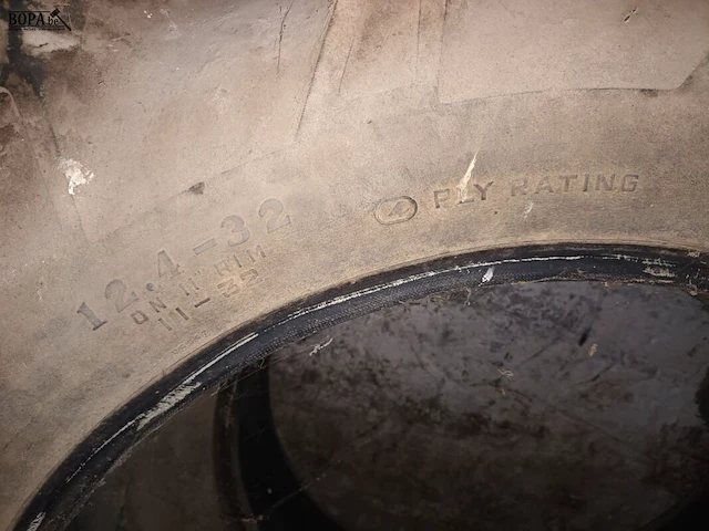 Lot 63 - tractorbanden. 2 stuks - afbeelding 3 van  3