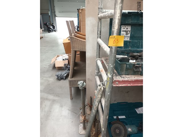 Lot 63 - verrolbare stelling altrex - afbeelding 2 van  5