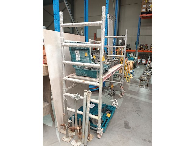 Lot 63 - verrolbare stelling altrex - afbeelding 3 van  5