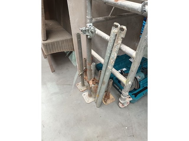 Lot 63 - verrolbare stelling altrex - afbeelding 4 van  5