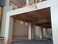 Lot 63 - vierkante tafel - afbeelding 2 van  2