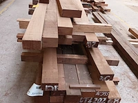 Lot 630 - houten afromosia balken. 25 stuks - afbeelding 3 van  4